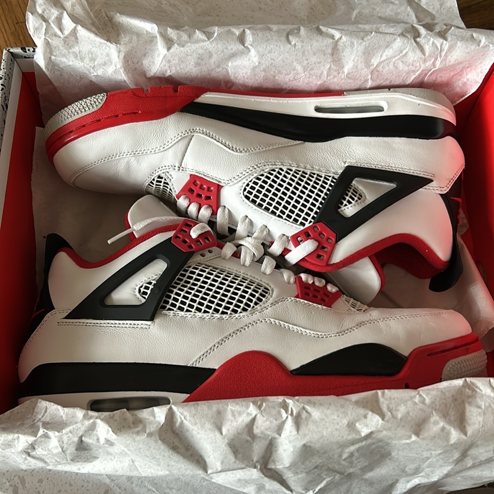 Air Jordan fire red fours retro white/fire red – black tech gray. Sz 13